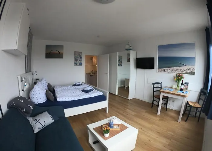 1 Apartment Mit Yachthafenblick